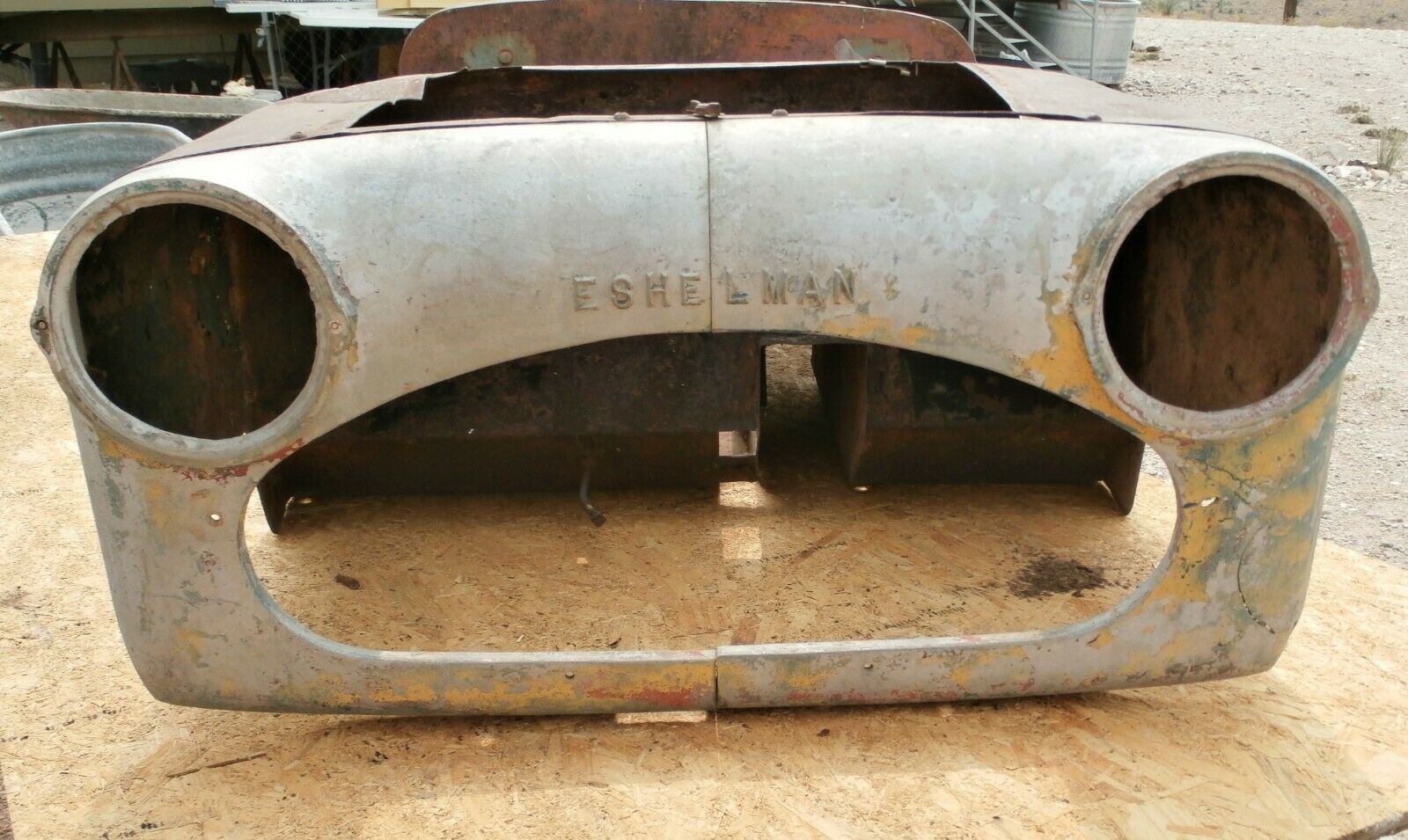 Front assembly of an Eshelman car