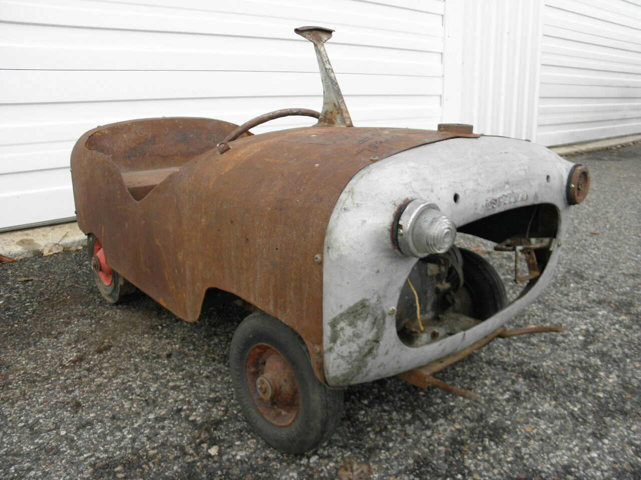 A 1955 Eshelman car for kids is ready to be restored.