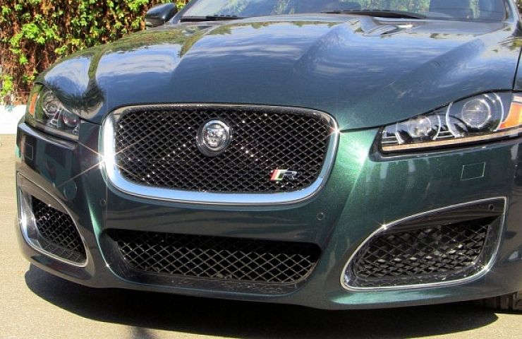 2013 Jaguar XFR front grille