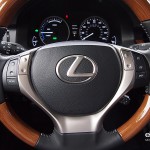 Lexus ES 300h bamboo steering wheel