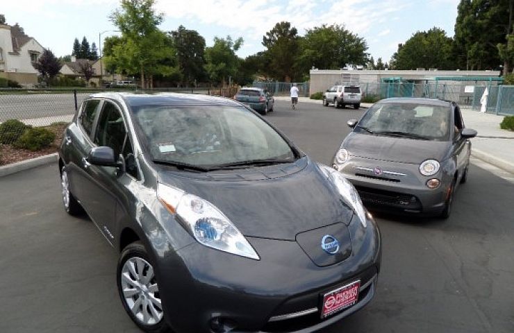 2013 Fiat 500e vs. 2013 Nissan Leaf