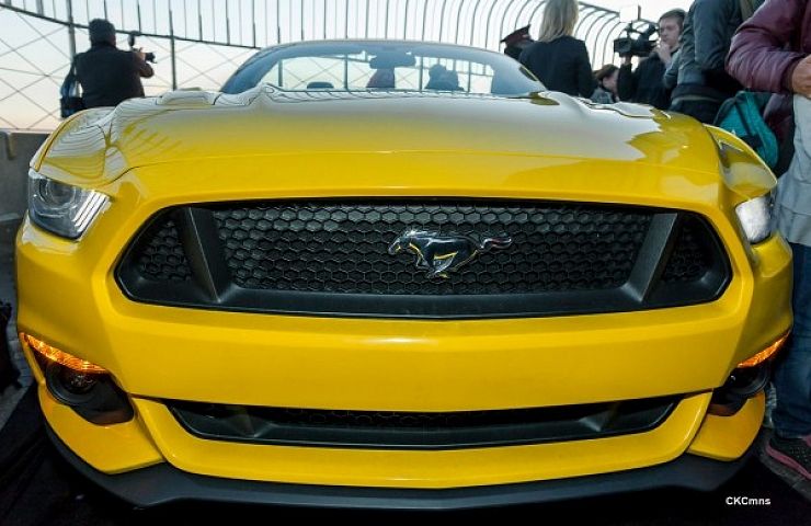 Ford Mustang celebrates 50th anniversary atop Empire State Building