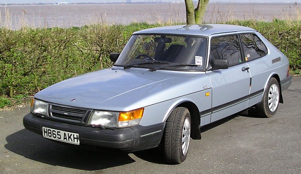 saab 900