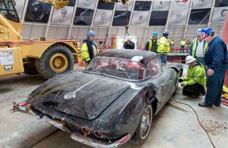 1962 Corvette recovered from sinkhole