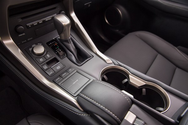 2015 Lexus NX 300h Hybrid 