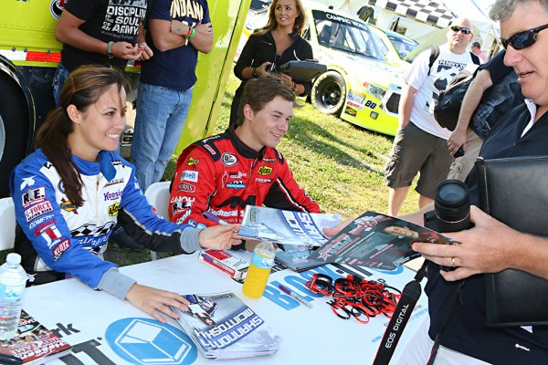 shannon mac arca autograph session