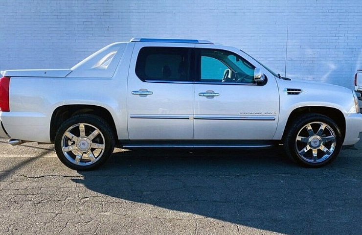 2009 Cadillac Escalade EXT luxury pickup truck