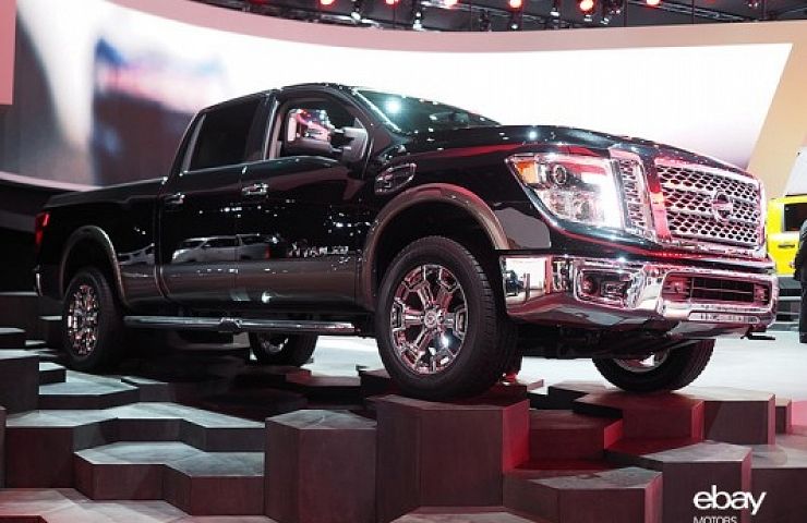 2016 nissan titan shown at NAIAS Detroit