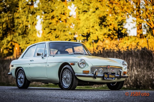 1969 mg mgb gt coupe
