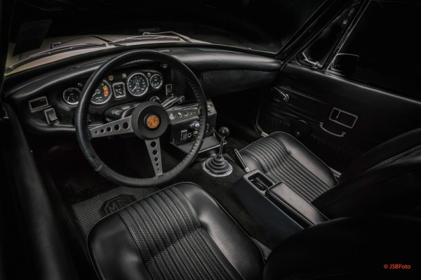 1969 mg mgb gt coupe