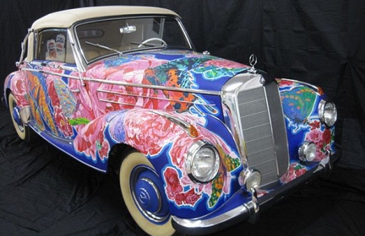 Los Angeles-based Japanese artist Hero Yamagata used a fully restored classic 1950s Mercedes vehicles as his canvas.