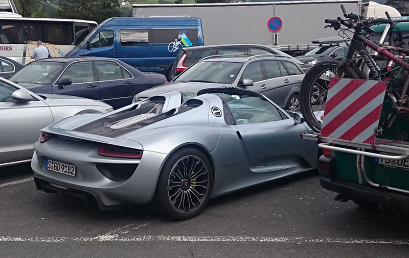 ベーラ Driving The Mind-Boggling Porsche 918 Spyder - eBay Motors Blog
