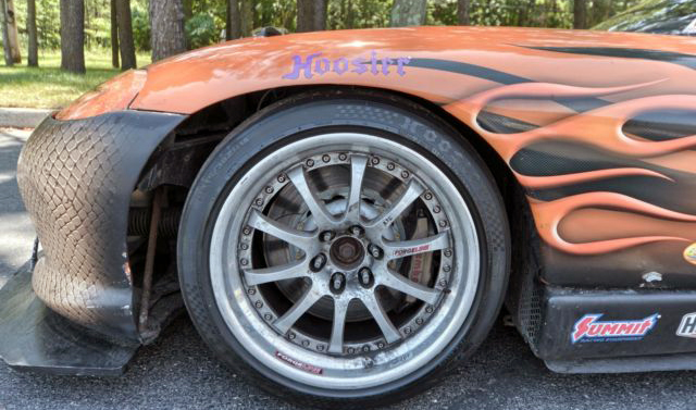 This Viper is running smooth rotors up front, with an aggressive track pad.