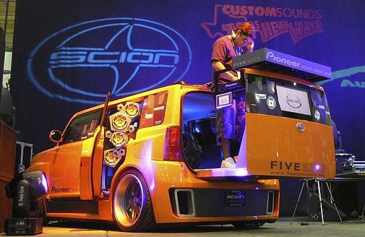 Scion DJ xB