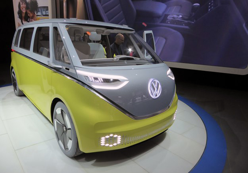The I.D. Buzz, as shown in Detroit, would be a fast, capable EV, with 270 miles of range. (Jim Motavalli photo)