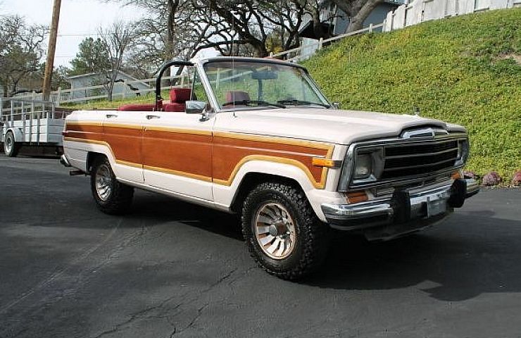 Open-air 1986 Jeep Grand Wagoneer