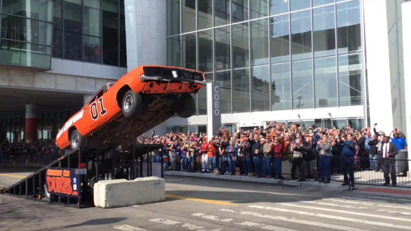 Soaring General Lee Dodge Charger