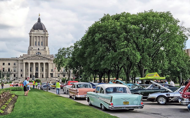 Canadian enthusiasts out in force with their collector cars in Winnipeg. (Photo: George Drazic) 