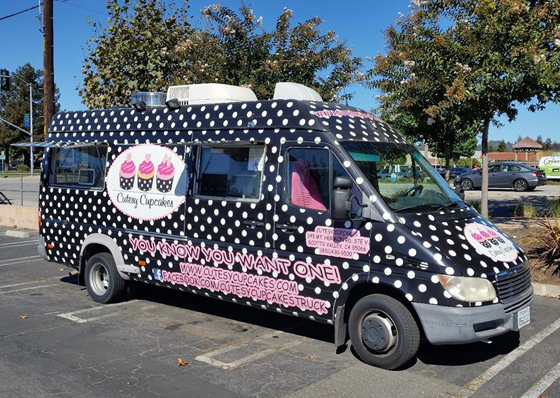 It’s selling cupcakes now, but this Mercedes-Freightliner diesel could get rewrapped for tacos, Thai, or tabouli.