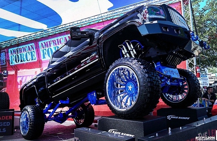 Sema Show Clics Now For On Ebay Motors Blog If You Re A Car Guy Or Gal The Holiday Season Begins At Sema Show Taking Place This Week Las Vegas Convention Center