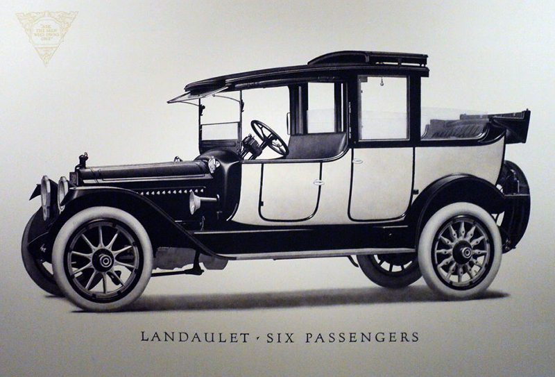 The roof of the 1915 Packard Landaulet Six Passenger opened over the rear seats.