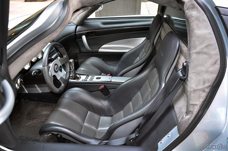 Saleen S7 interior