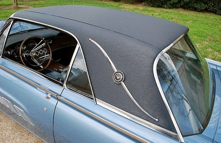 Landau roof of 1963 Thunderbird