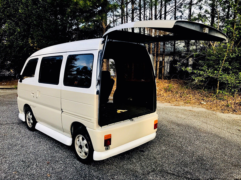 Japanese Micro-Vans Modded to Look Like 