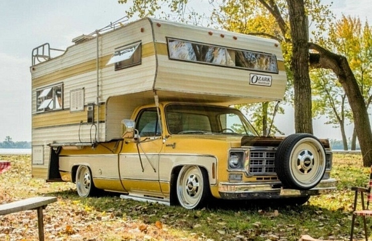 1978 Chevrolet-C-20 Camper Truck