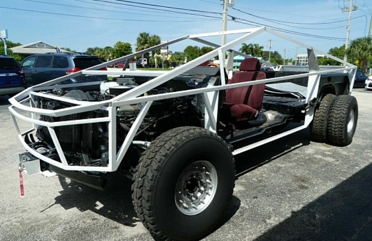 Gas-powered Tesla Cybertruck Replica