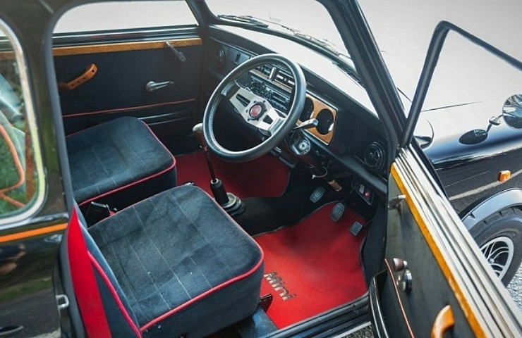 Right side car - interior