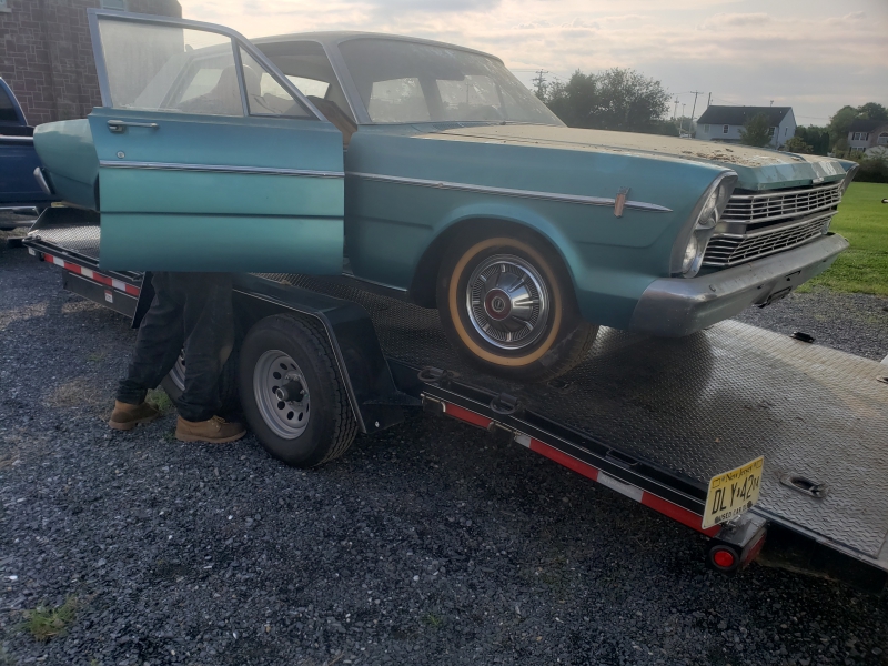 A barn find 1966 Ford Galaxie 500