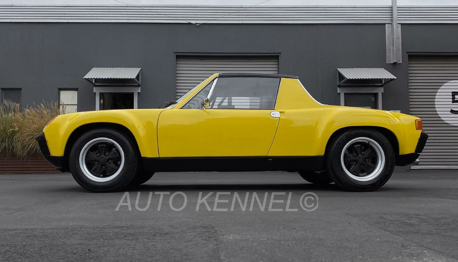 The 914 styling has worn well.