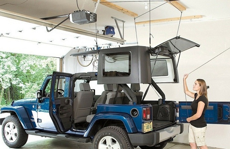 Jeep Lifts and Hoists: Removing and Storing Hardtops - eBay Motors Blog