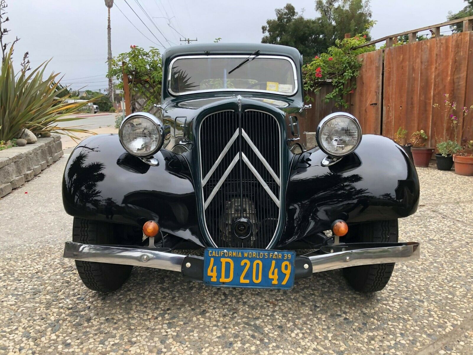 1939 Citroën Traction Avant Is Stunning WW2 Period Piece