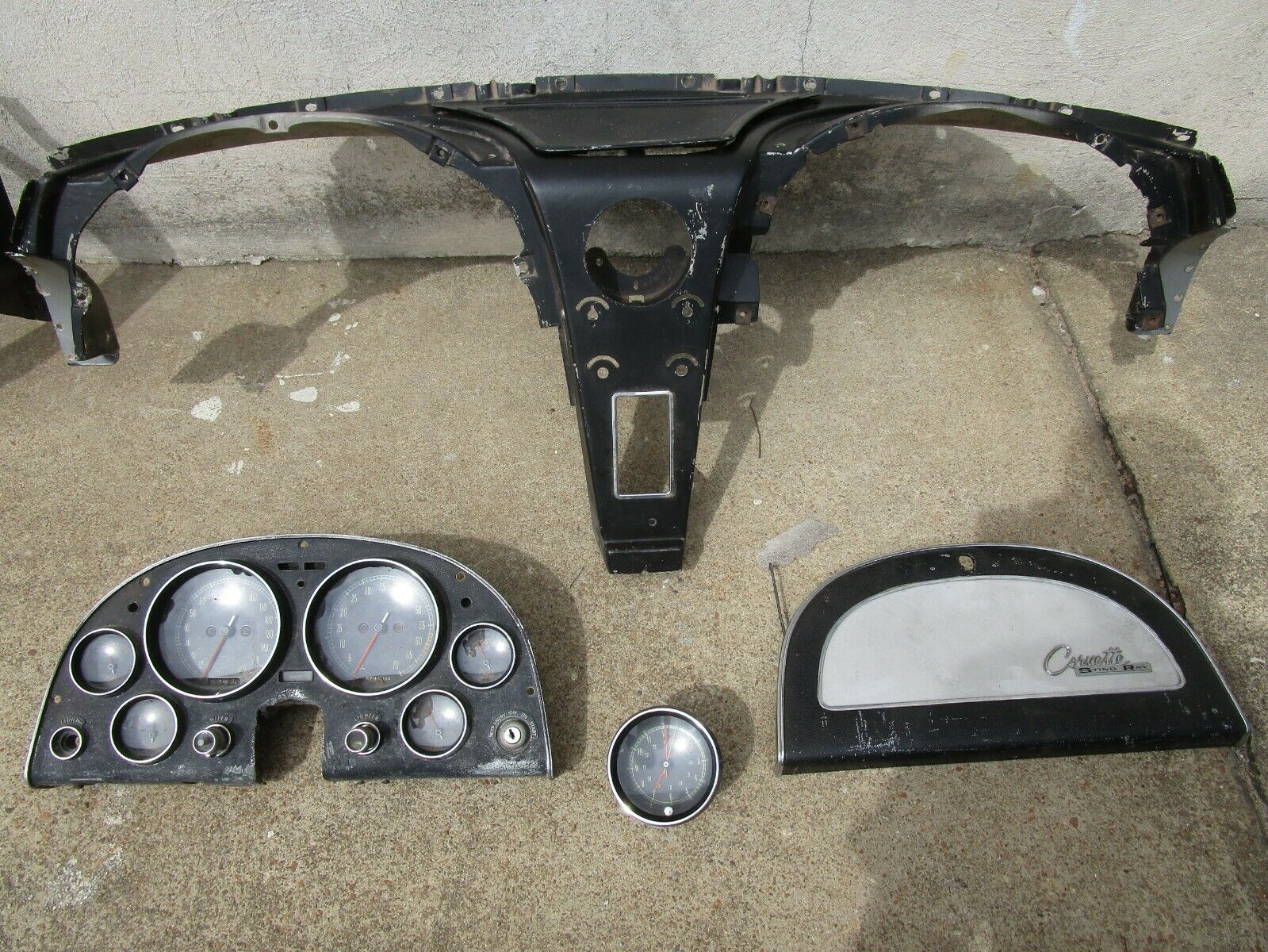 Dashboard pieces can get very expensive if not included. These are part of the listing.