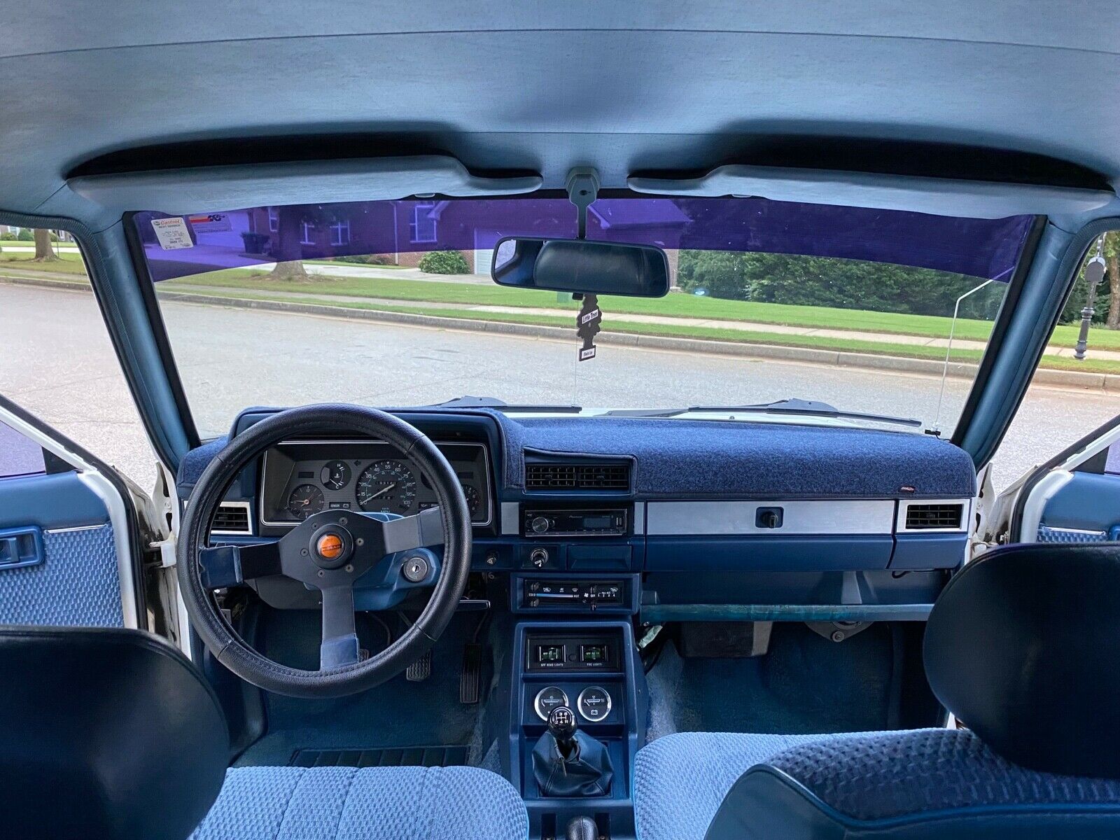 Nissan 720 interior parts deals