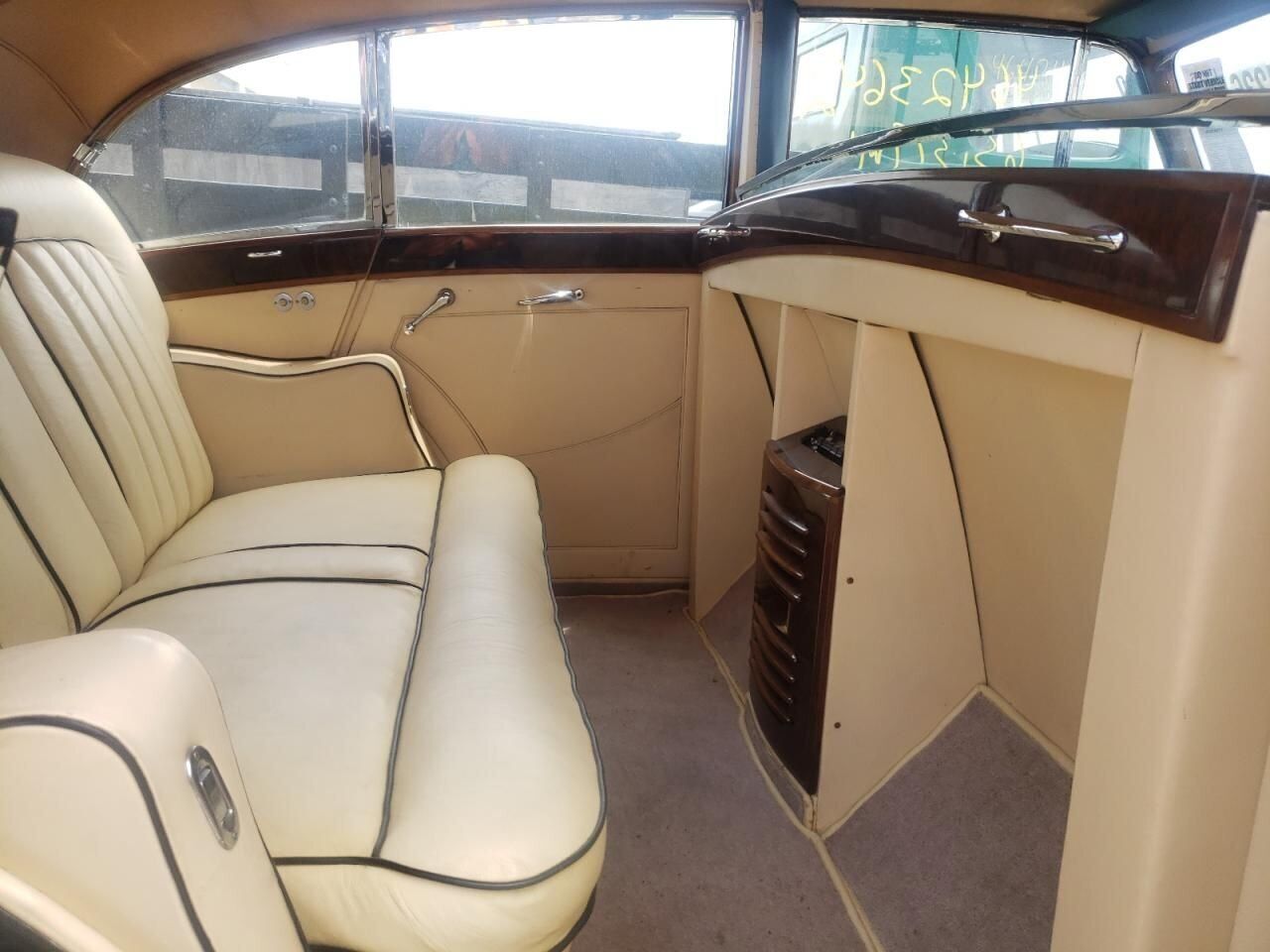 A Stylish '51 Rolls-Royce Wraith for $30k - eBay Motors Blog A Stylish '51 Rolls-Royce Wraith for $30k - eBay Motors Blog