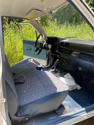 1985 Toyota Pickup Truck bench seat