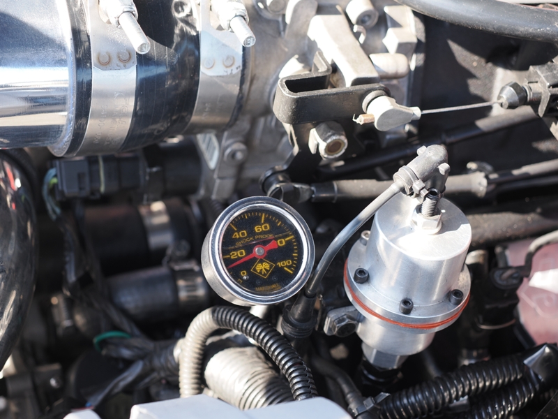 What a Fuel Pressure Gauge Does and Why You Need One -  Motors