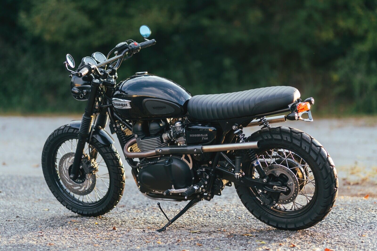 Triumph Bonneville T100 Spécial transformation moto