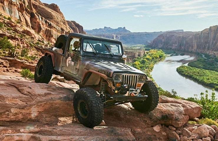 Big Tire Garage's Wrangler YJ Shop Truck strikes a pose