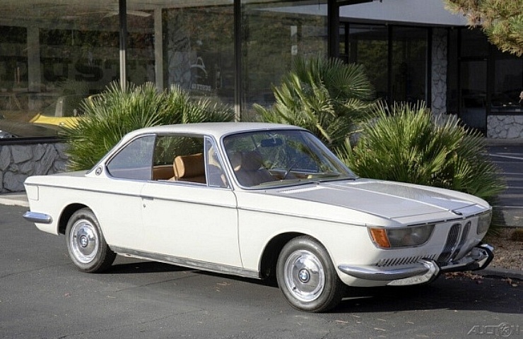 BMW 2000CS Coupe - right front profile