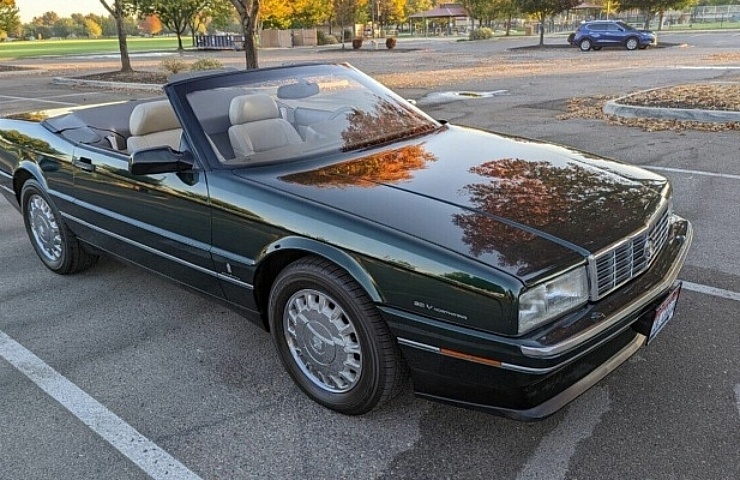 Cadillac Allanté right front profile with top down