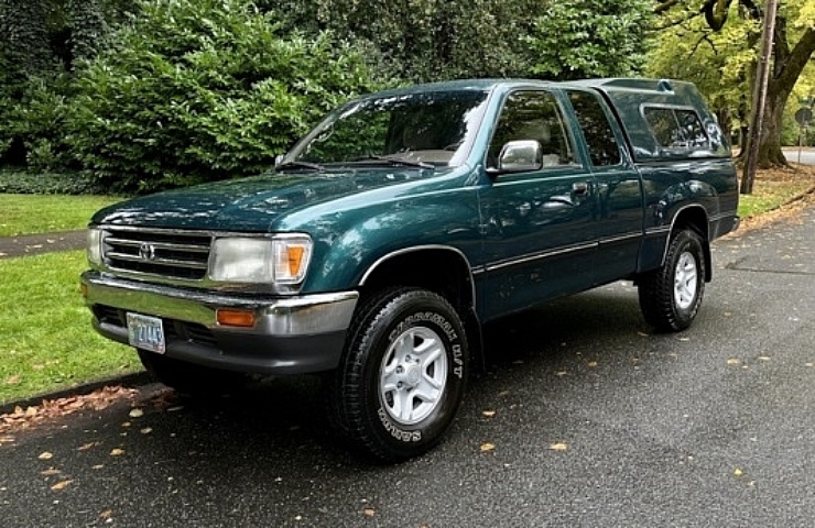 1997 Toyota T100 SR5 4X4 pickup - featured