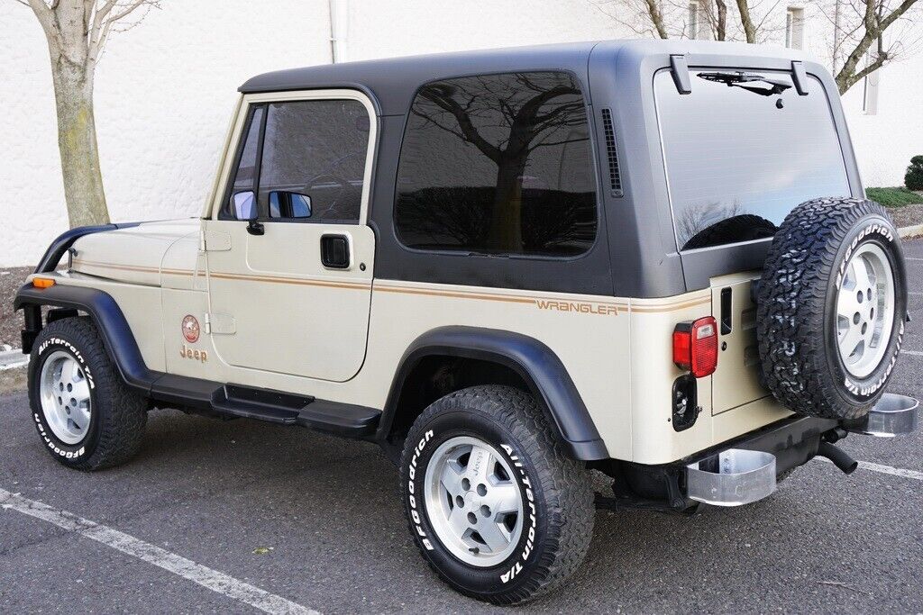 How Jeep Fans Learned to Embrace the Jeep Wrangler YJ - eBay Motors Blog