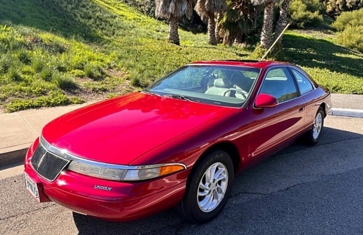 1995 Lincoln Mark VII LSC - left front profile - hood angle - featured