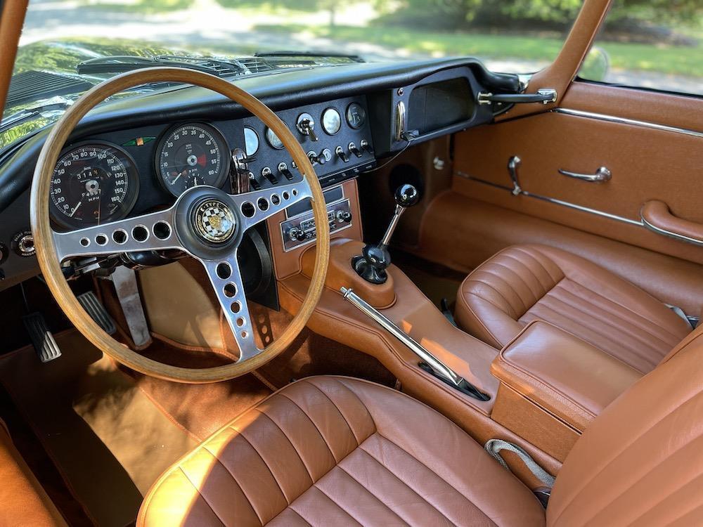 1965 Jaguar E-Type Series 1 - tan_interior