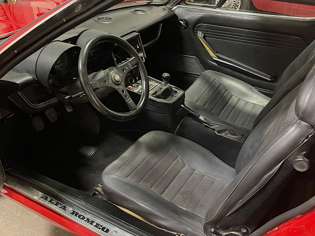 1973 Alfa Romeo Montreal - drivers seat