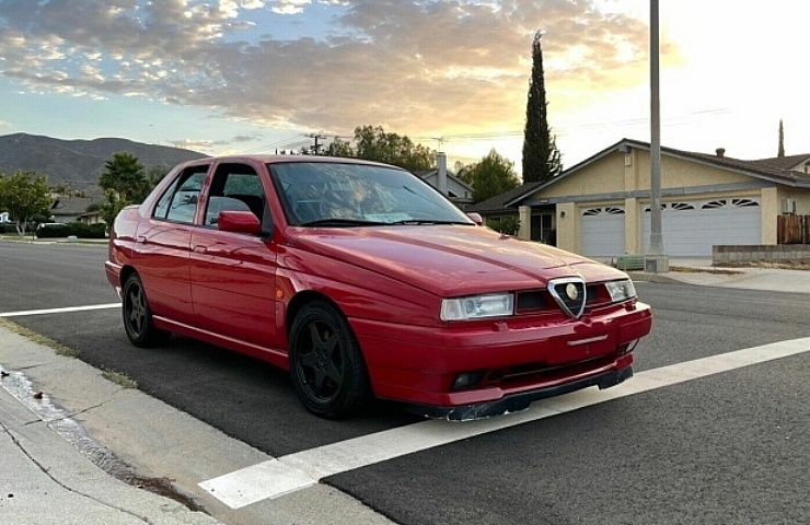 1980 Alfa Romeo 155 - right front profile